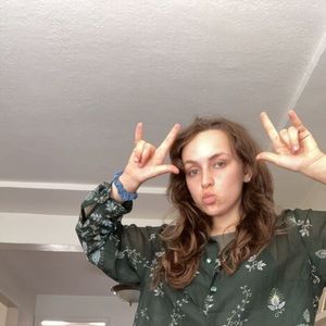 Meet your Posher, Della